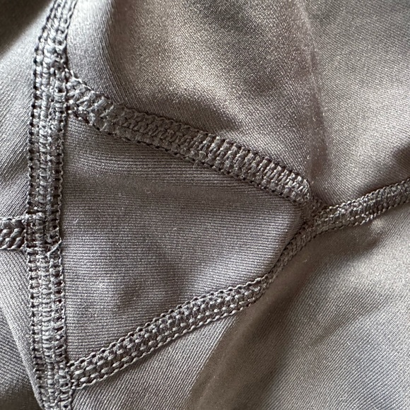 Lululemon Los Angeles Logo Black Leggings Size 8 - Picture 7 of 7